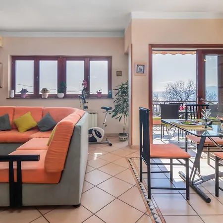 Apartment Cozy In With House Sea View