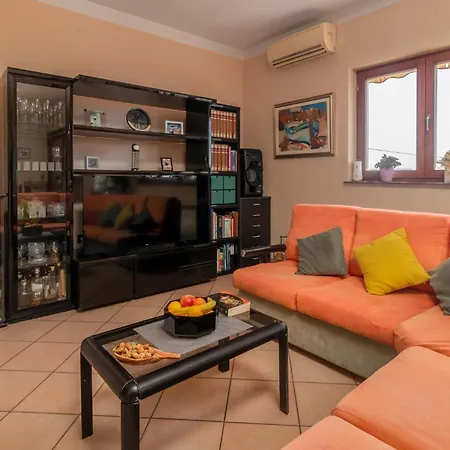 Cozy In With House Sea View Apartment