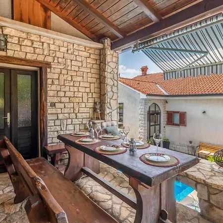 Apartment Cozy In With House Sea View Glavani