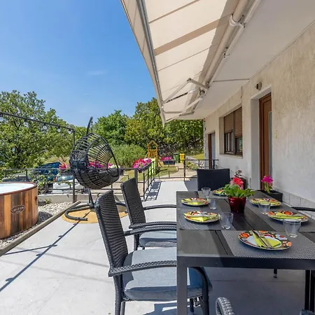 Cozy In With House Sea View Glavani