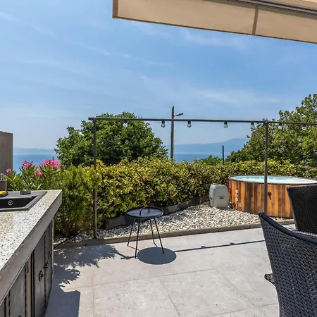 Apartment Cozy In With House Sea View Glavani