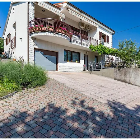 Apartment Cozy In With House Sea View Glavani